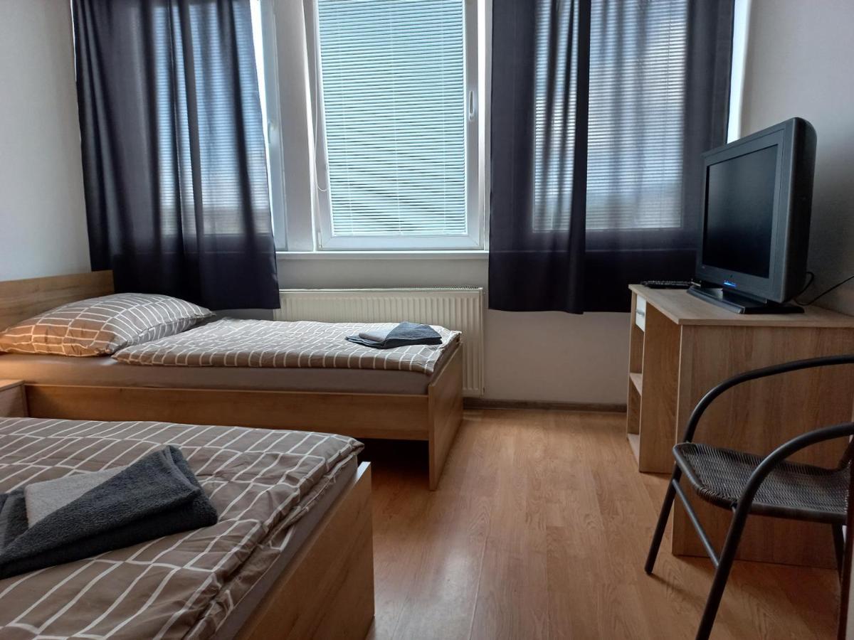 Penzion Tina Prešov Buitenkant foto