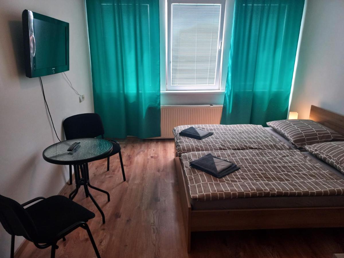 Penzion Tina Prešov Buitenkant foto
